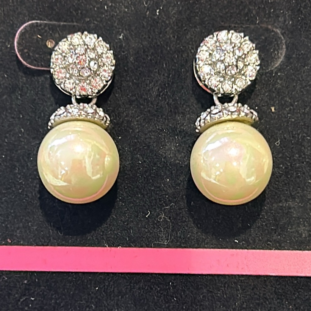 Stunning Cubic Zirconia/Rhodium Round  Iridescent Pearl Drop-Boutique